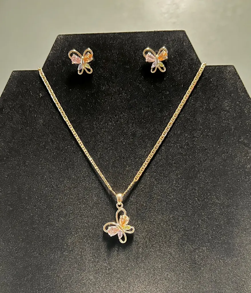Juego De Collar y Pendientes Mariposa